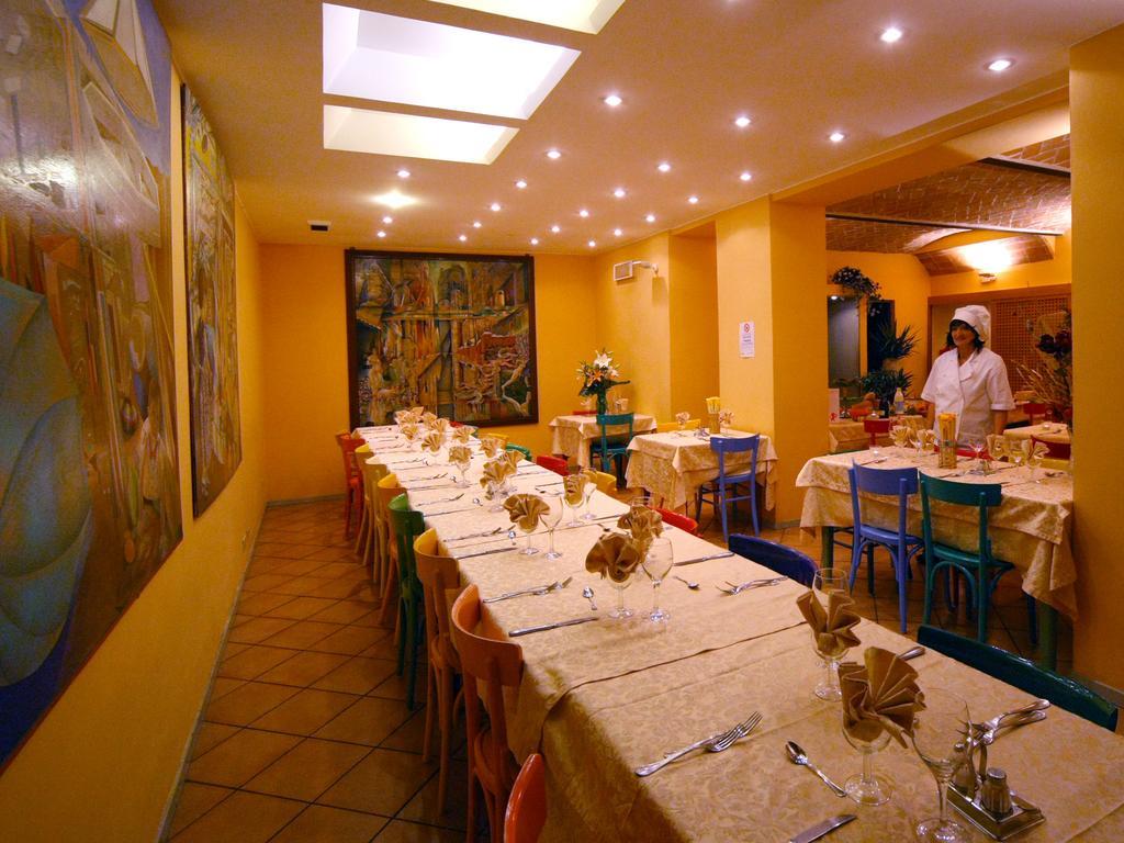Albergo Ristorante Corsini Pavullo nel Frignano Dış mekan fotoğraf