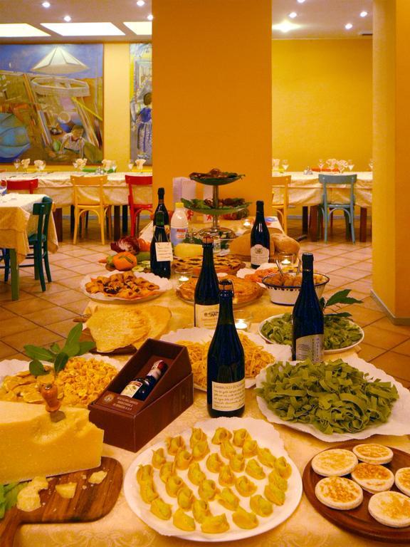 Albergo Ristorante Corsini Pavullo nel Frignano Dış mekan fotoğraf
