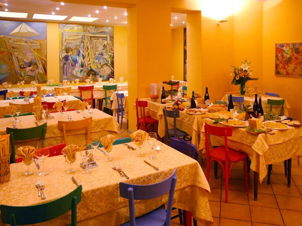 Albergo Ristorante Corsini Pavullo nel Frignano Dış mekan fotoğraf